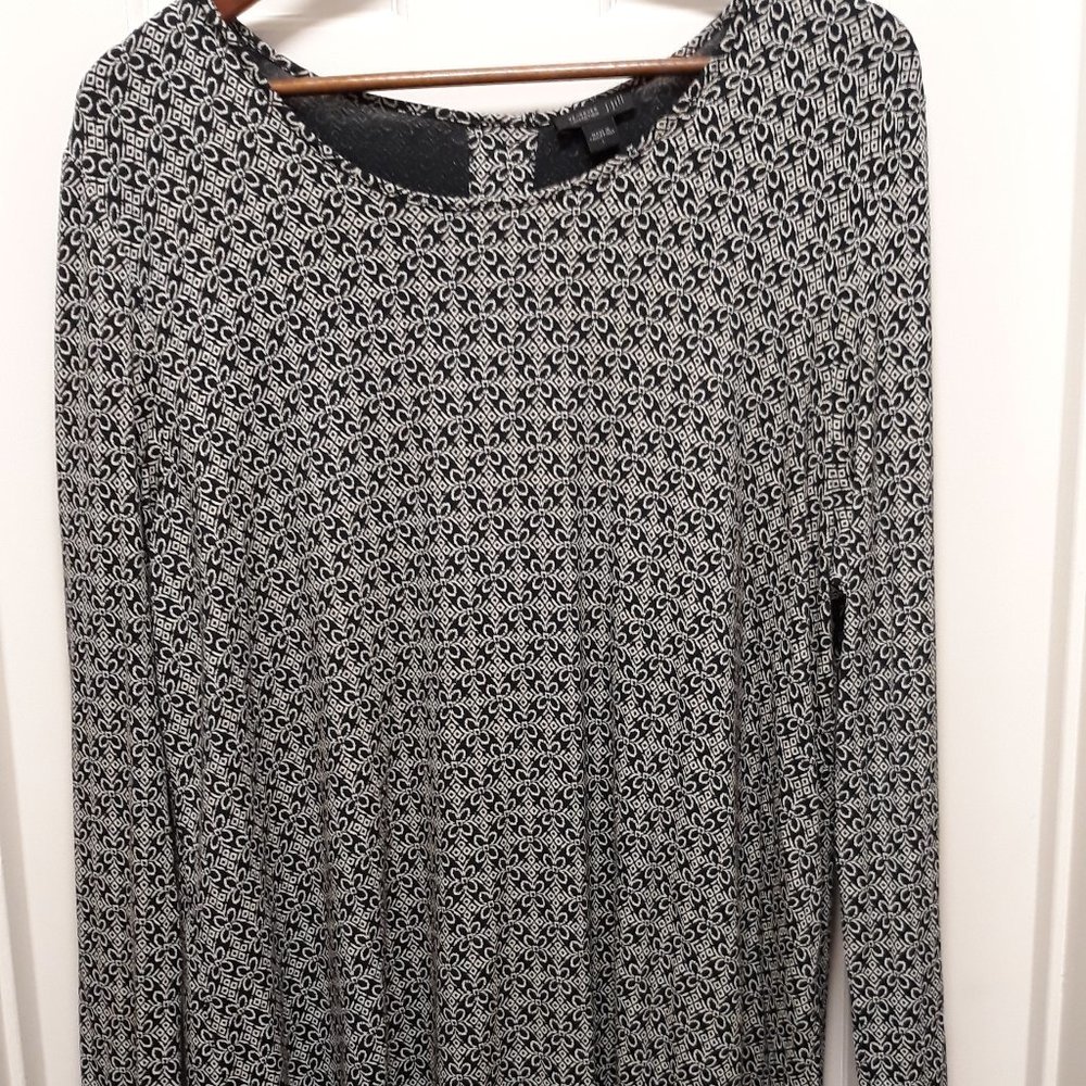 JJill long-sleeved black & white casual shirt.  Size L.